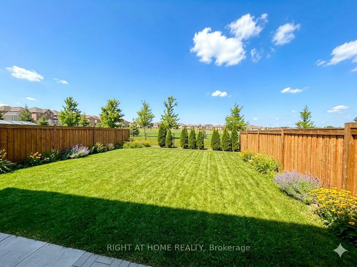 12, Tupling, Bradford, Bradford West Gwillimbury