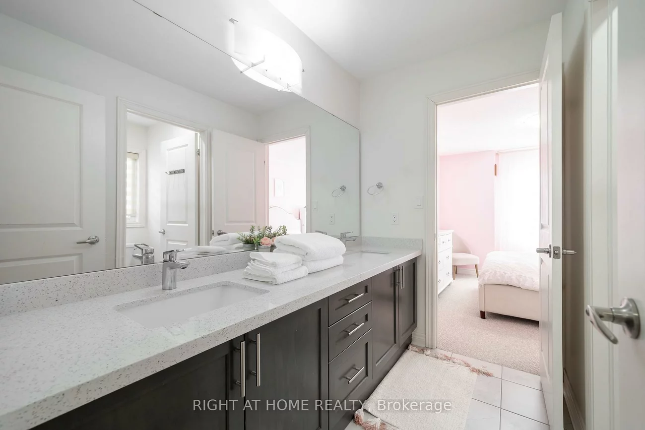 12, Tupling, Bradford, Bradford West Gwillimbury