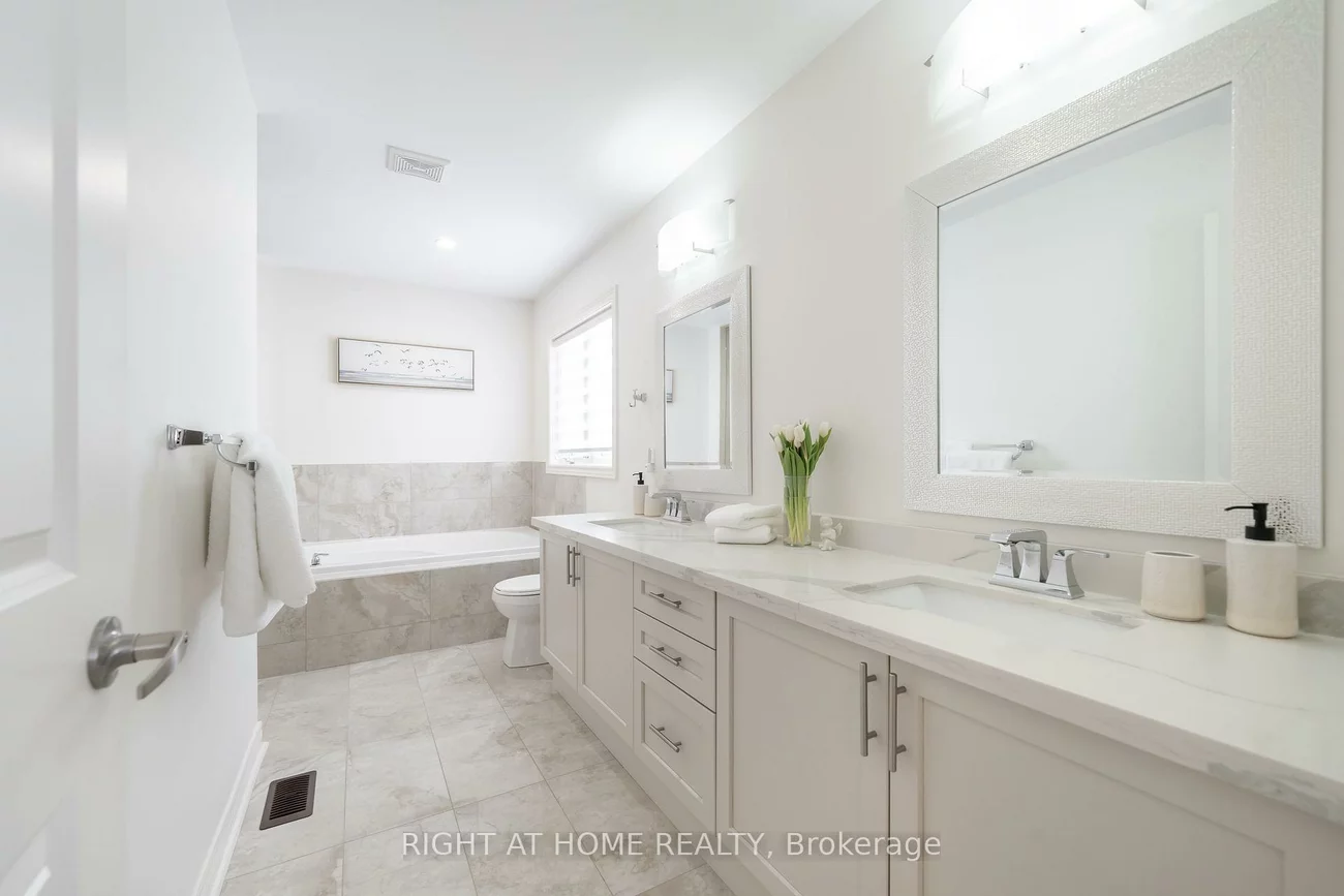 12, Tupling, Bradford, Bradford West Gwillimbury