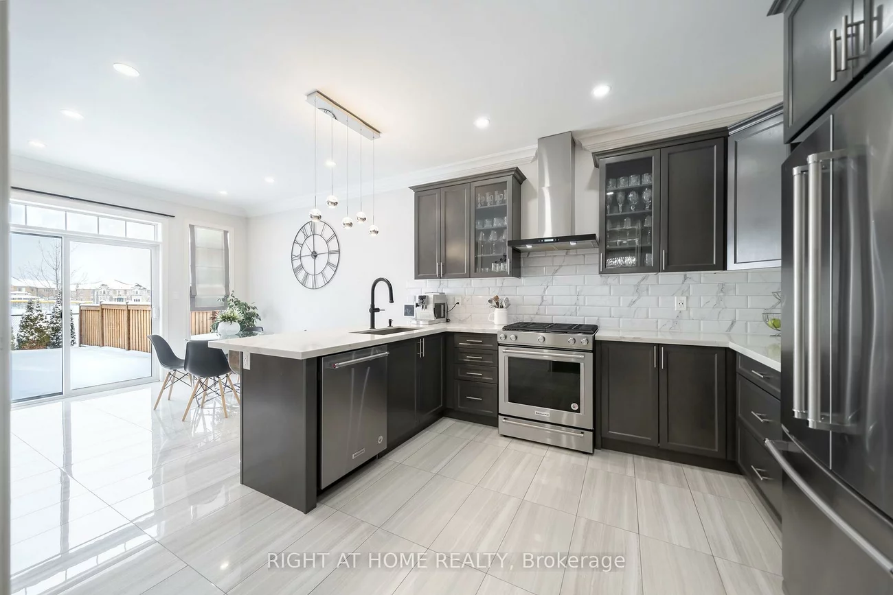 12, Tupling, Bradford, Bradford West Gwillimbury