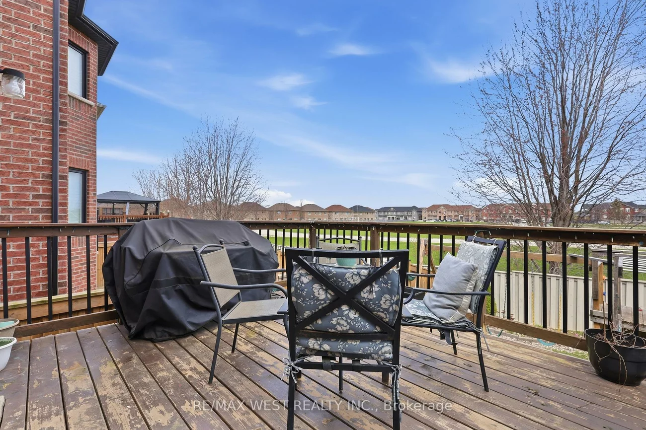 296, Miller Park, Bradford, Bradford West Gwillimbury
