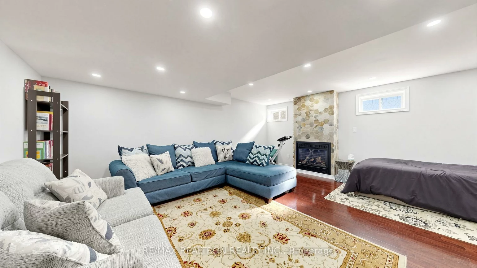 75, Gosnel, Bradford, Bradford West Gwillimbury