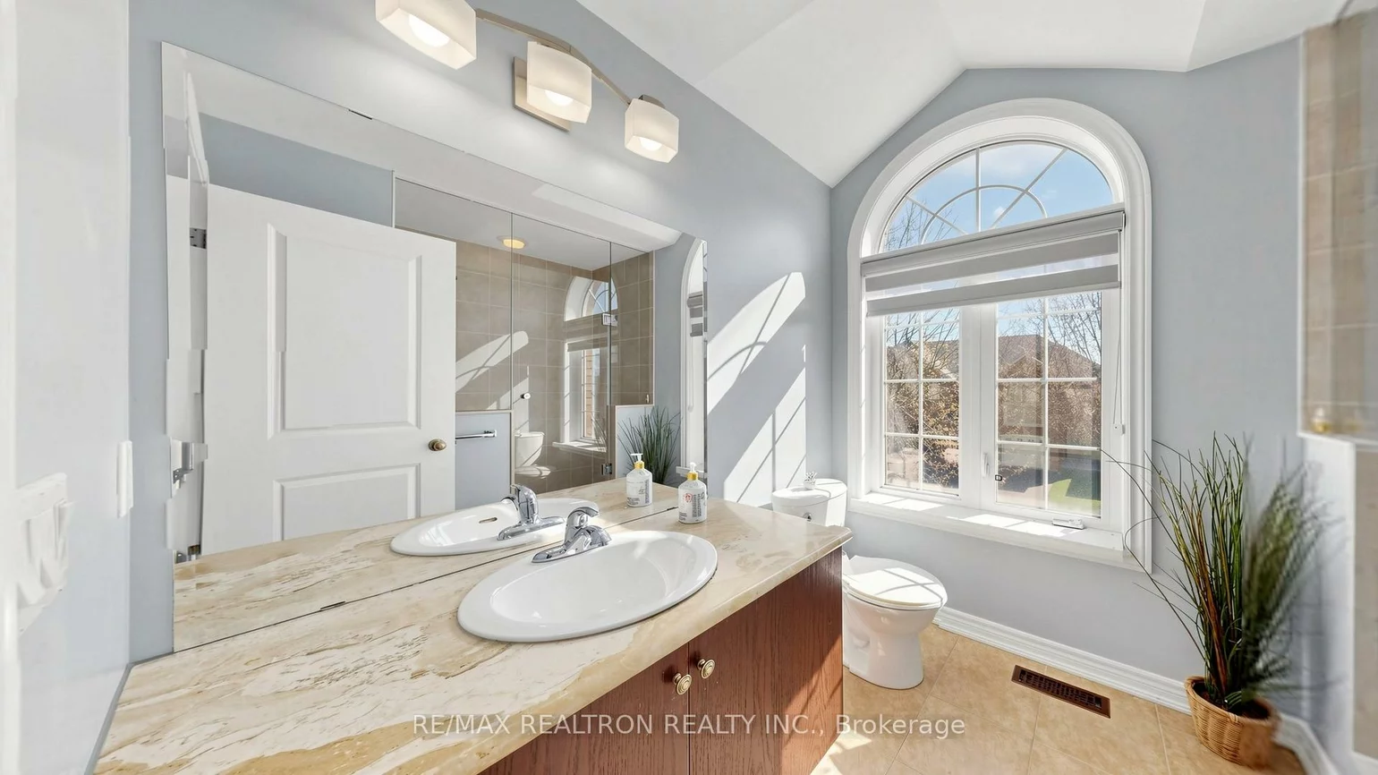 75, Gosnel, Bradford, Bradford West Gwillimbury