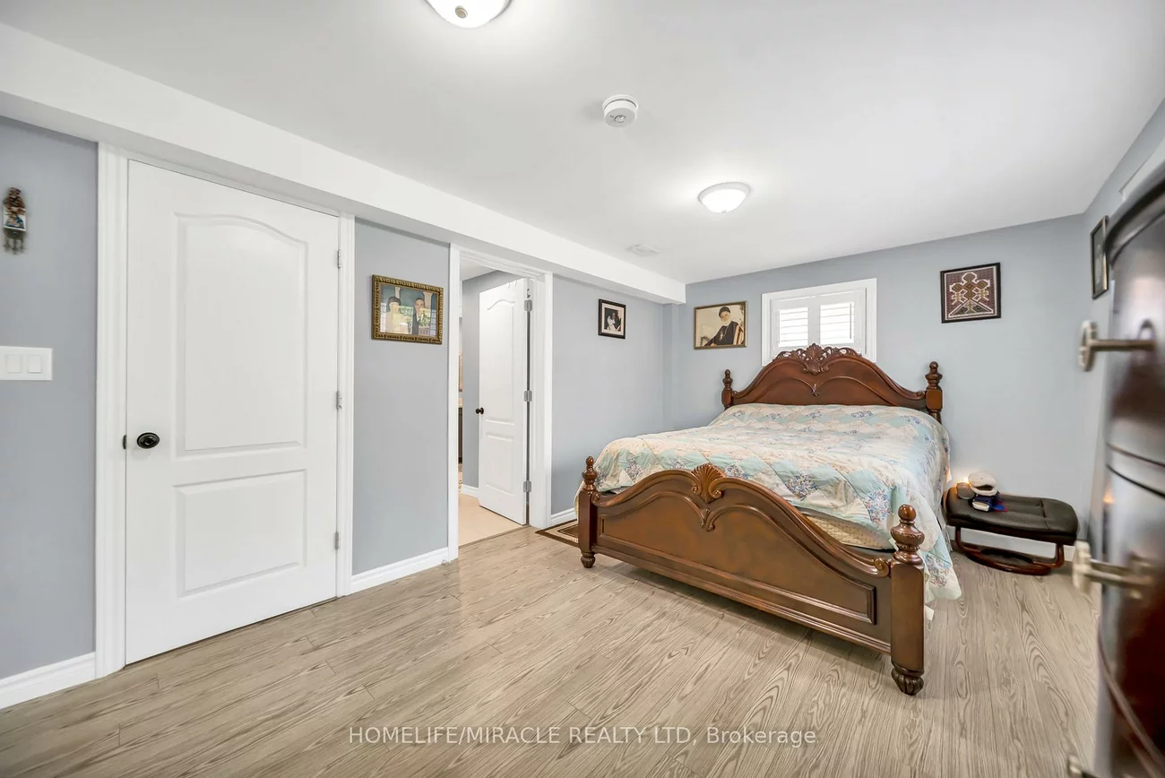 57, Bronze, Bradford, Bradford West Gwillimbury
