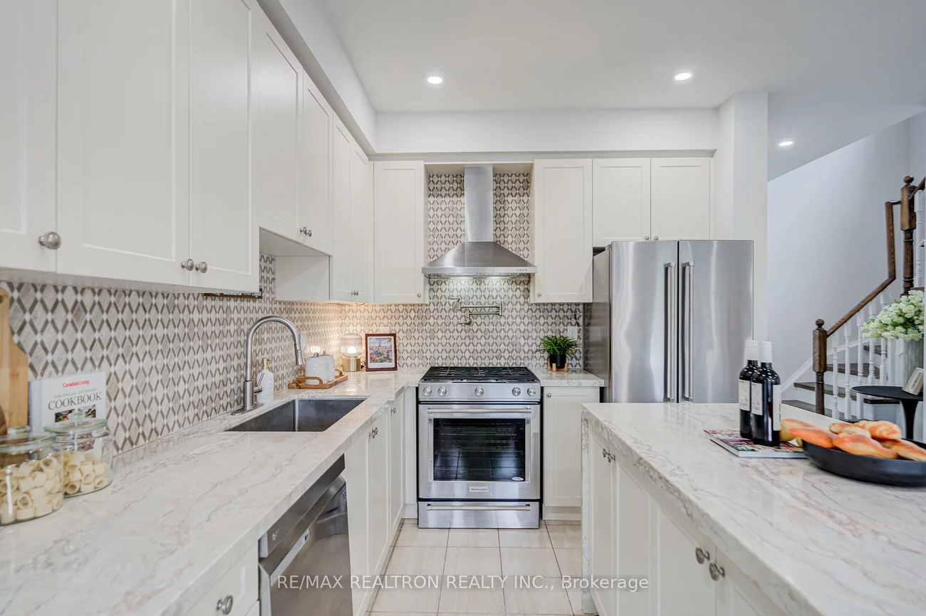 44, Luisa, Bradford, Bradford West Gwillimbury