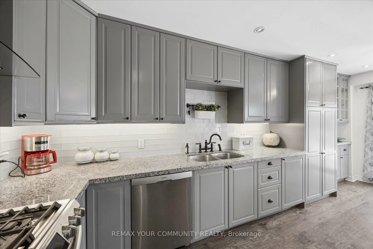 23, Breeze, Bradford, Bradford West Gwillimbury