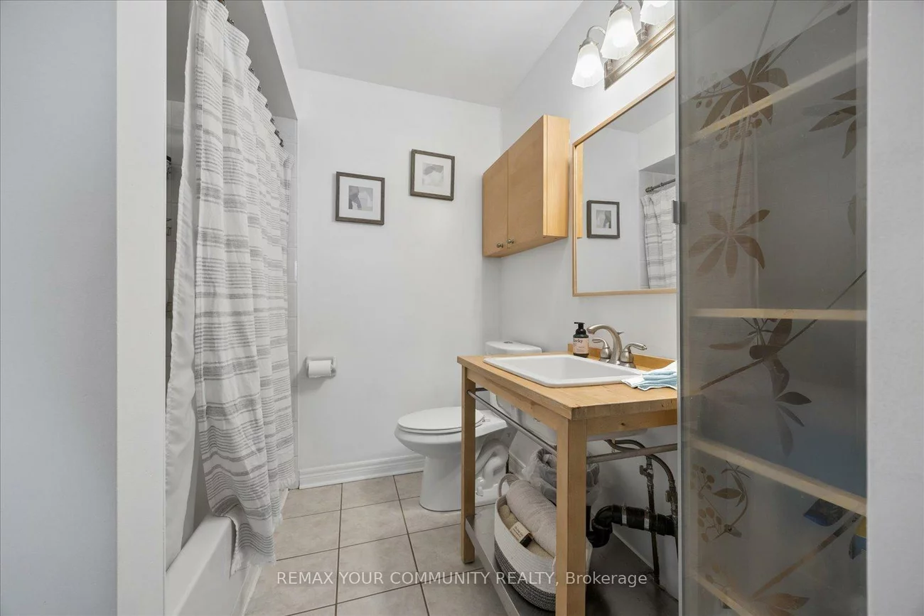 23, Breeze, Bradford, Bradford West Gwillimbury