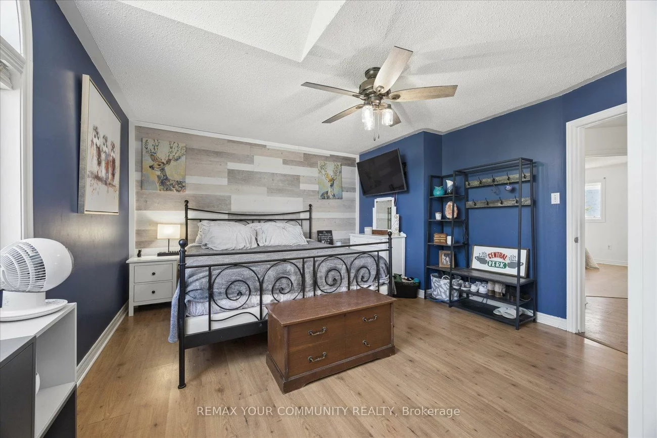 23, Breeze, Bradford, Bradford West Gwillimbury