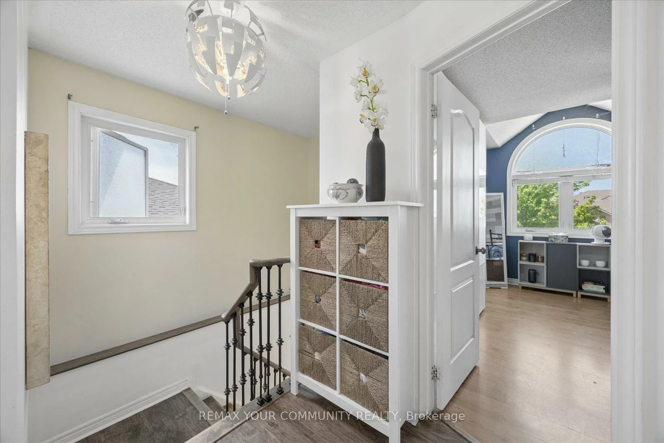 23, Breeze, Bradford, Bradford West Gwillimbury