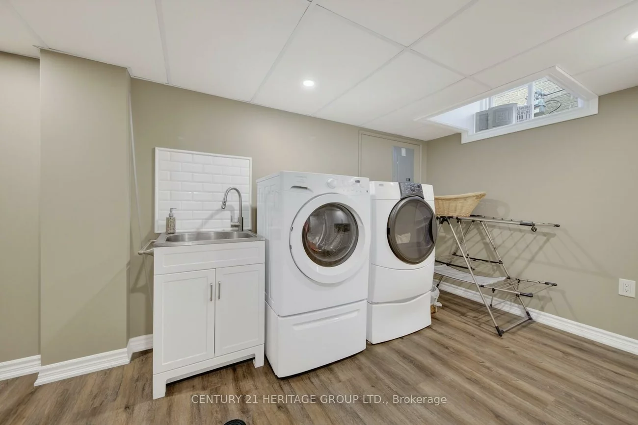 64, Gardiner, Bradford, Bradford West Gwillimbury