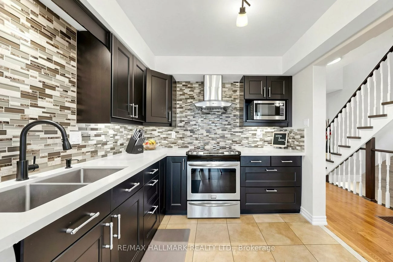 23, Natale, Bradford, Bradford West Gwillimbury