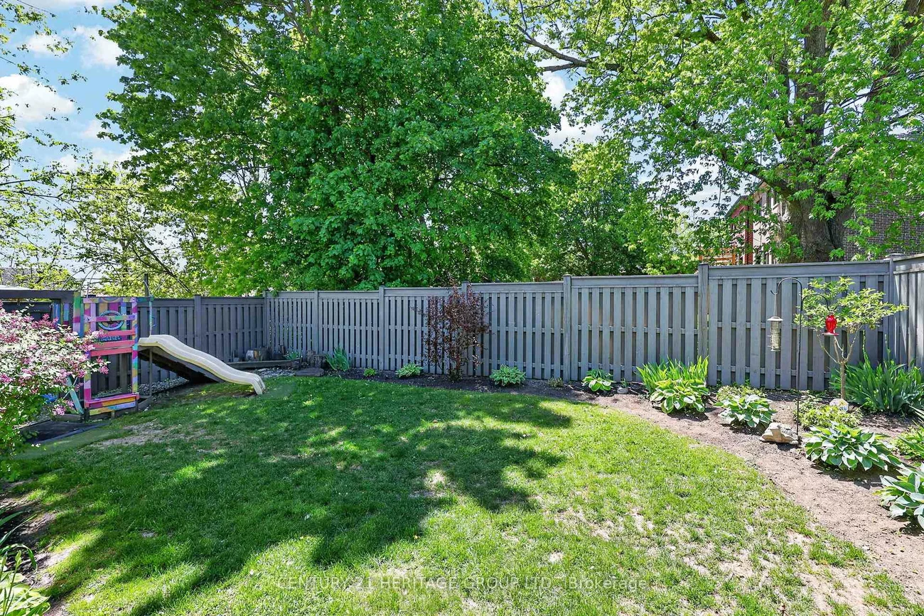 60, Colborne, Bradford, Bradford West Gwillimbury