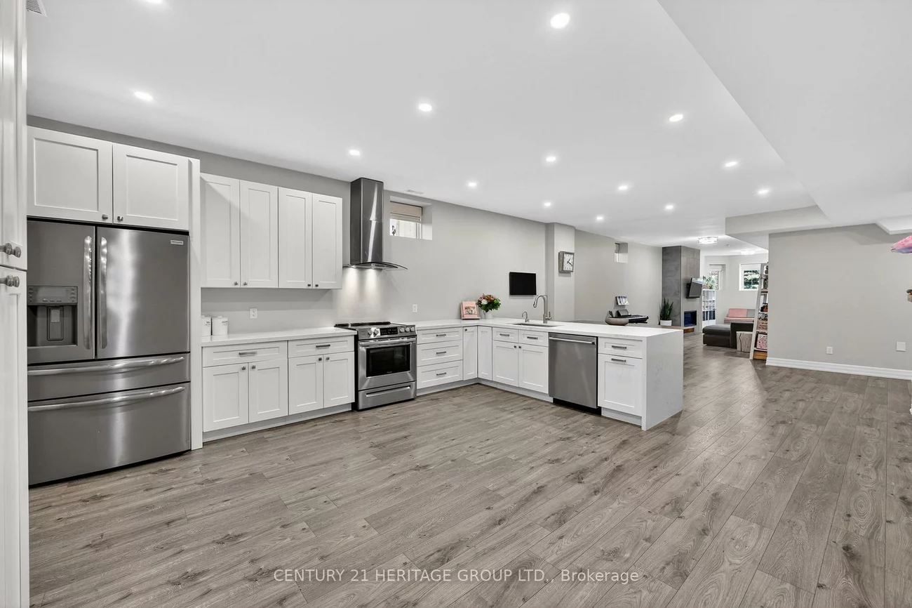 60, Colborne, Bradford, Bradford West Gwillimbury
