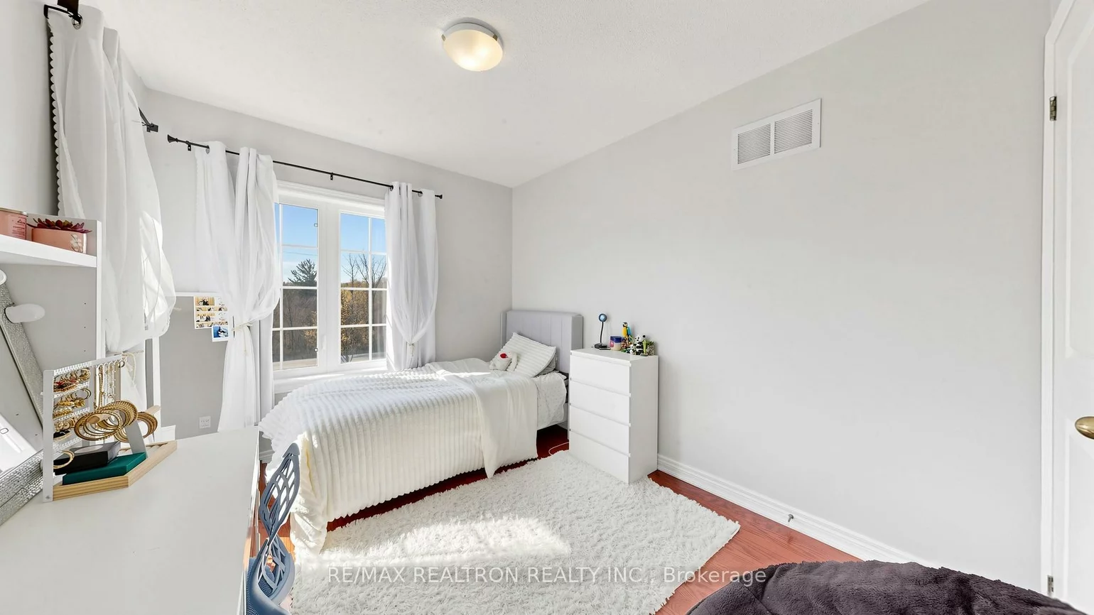 75, Gosnel, Bradford, Bradford West Gwillimbury