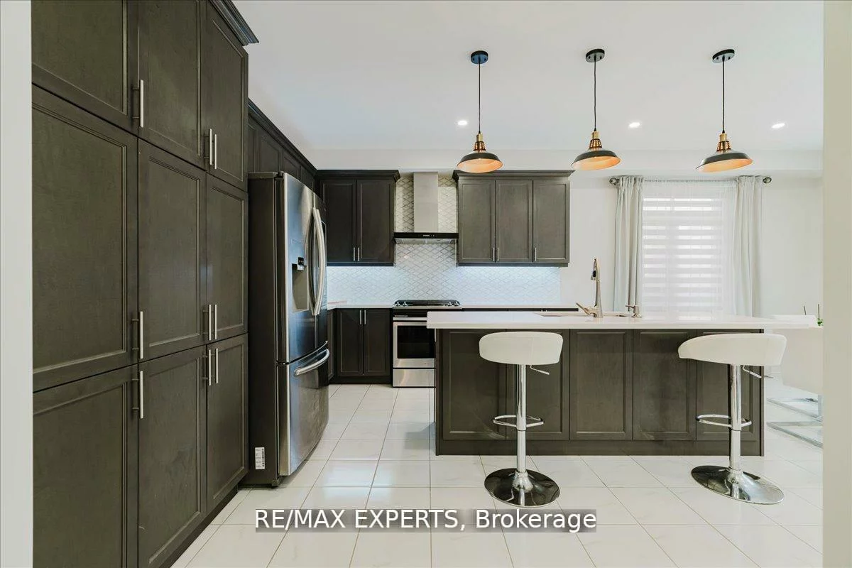 43, Lewis, Bradford, Bradford West Gwillimbury