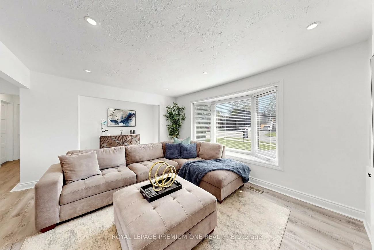 72, Thornton, Bradford, Bradford West Gwillimbury