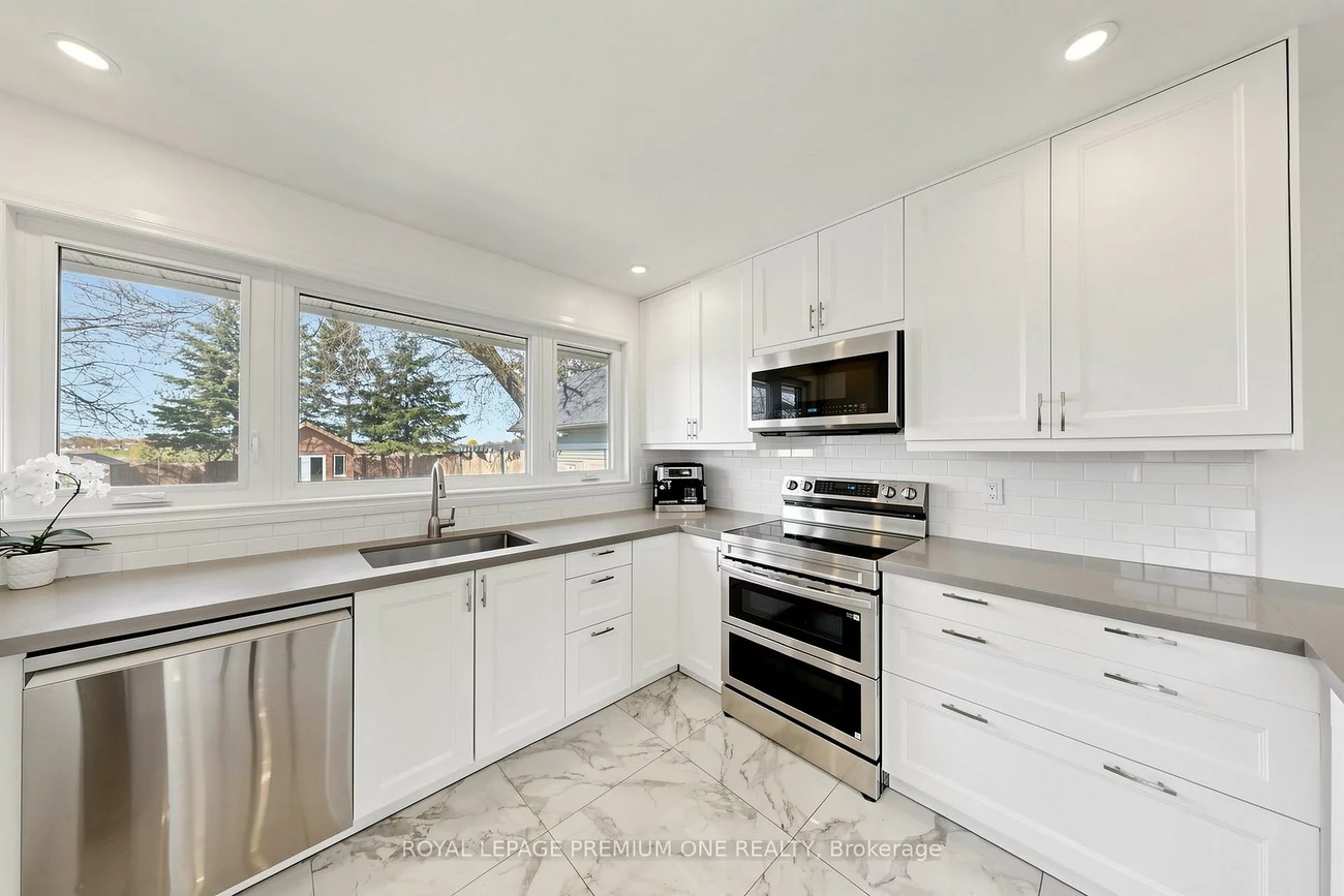 72, Thornton, Bradford, Bradford West Gwillimbury