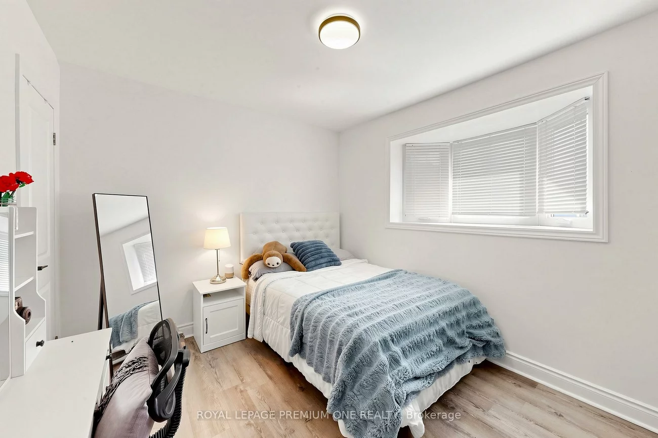 72, Thornton, Bradford, Bradford West Gwillimbury