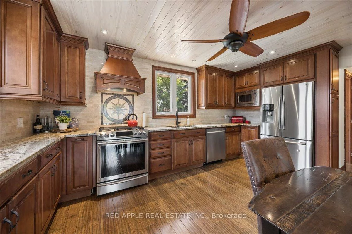 112, Luxury, Bradford, Bradford West Gwillimbury