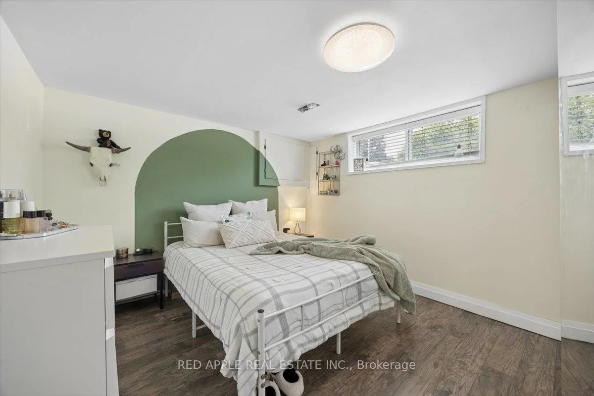 112, Luxury, Bradford, Bradford West Gwillimbury