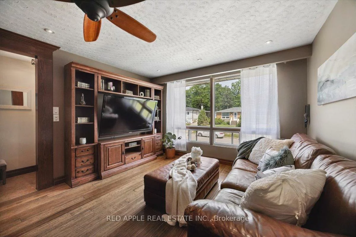 112, Luxury, Bradford, Bradford West Gwillimbury