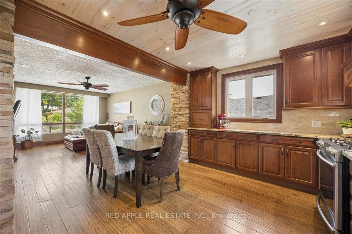 112, Luxury, Bradford, Bradford West Gwillimbury