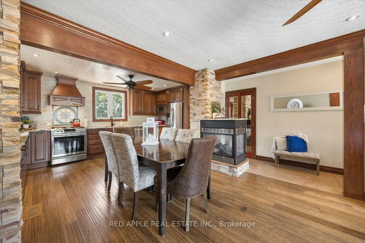112, Luxury, Bradford, Bradford West Gwillimbury