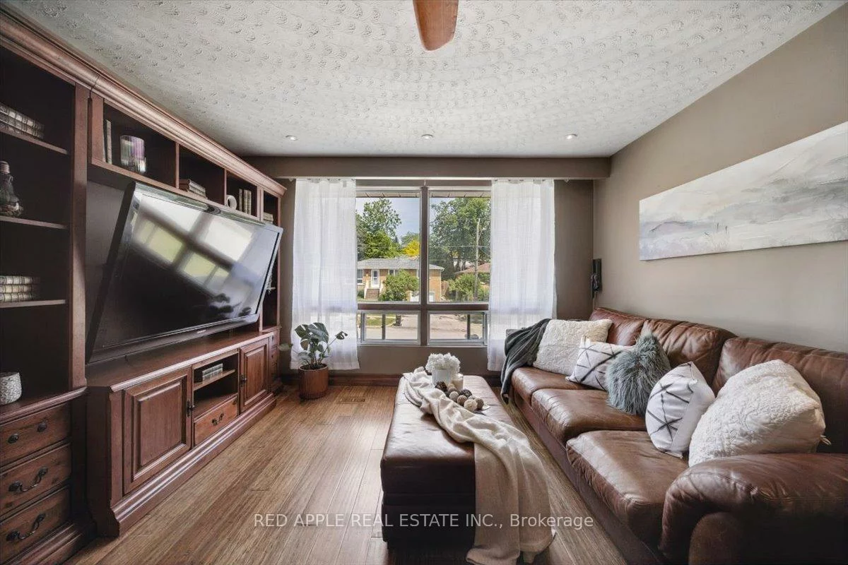 112, Luxury, Bradford, Bradford West Gwillimbury