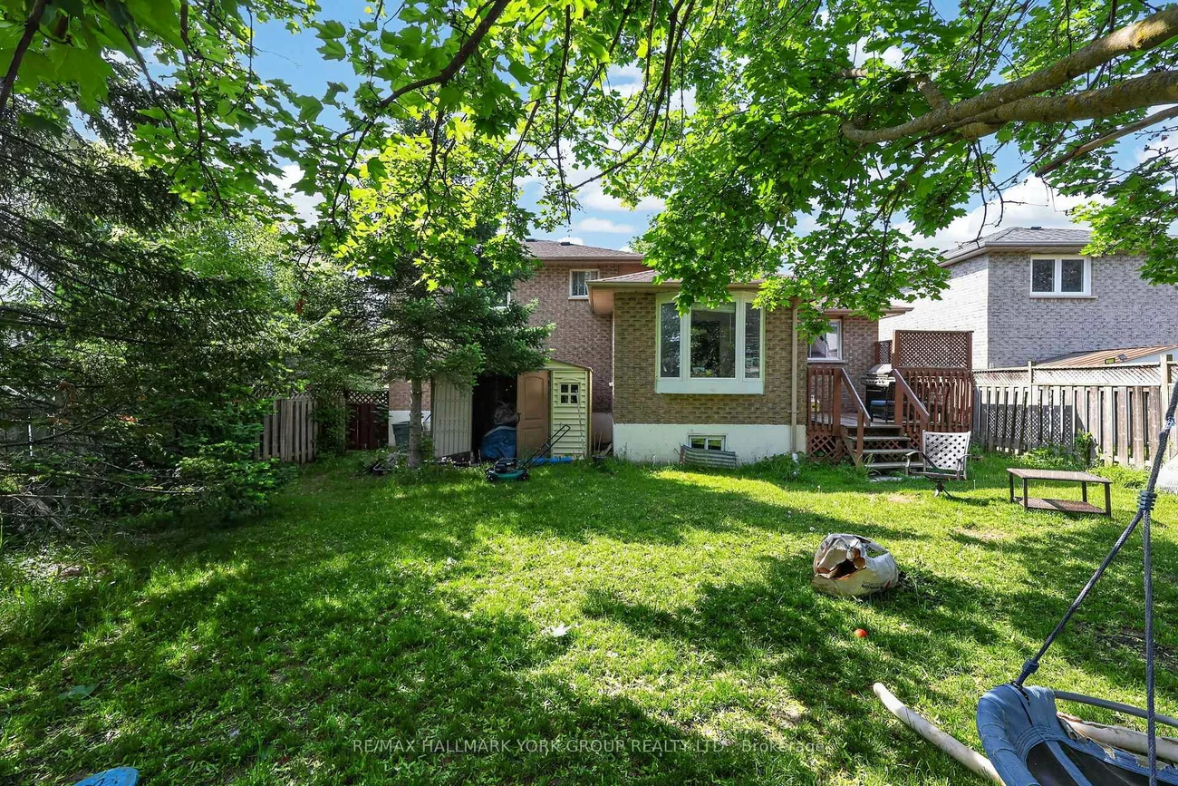 134, Crown, Bradford, Bradford West Gwillimbury