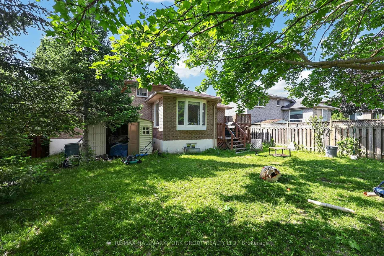 134, Crown, Bradford, Bradford West Gwillimbury