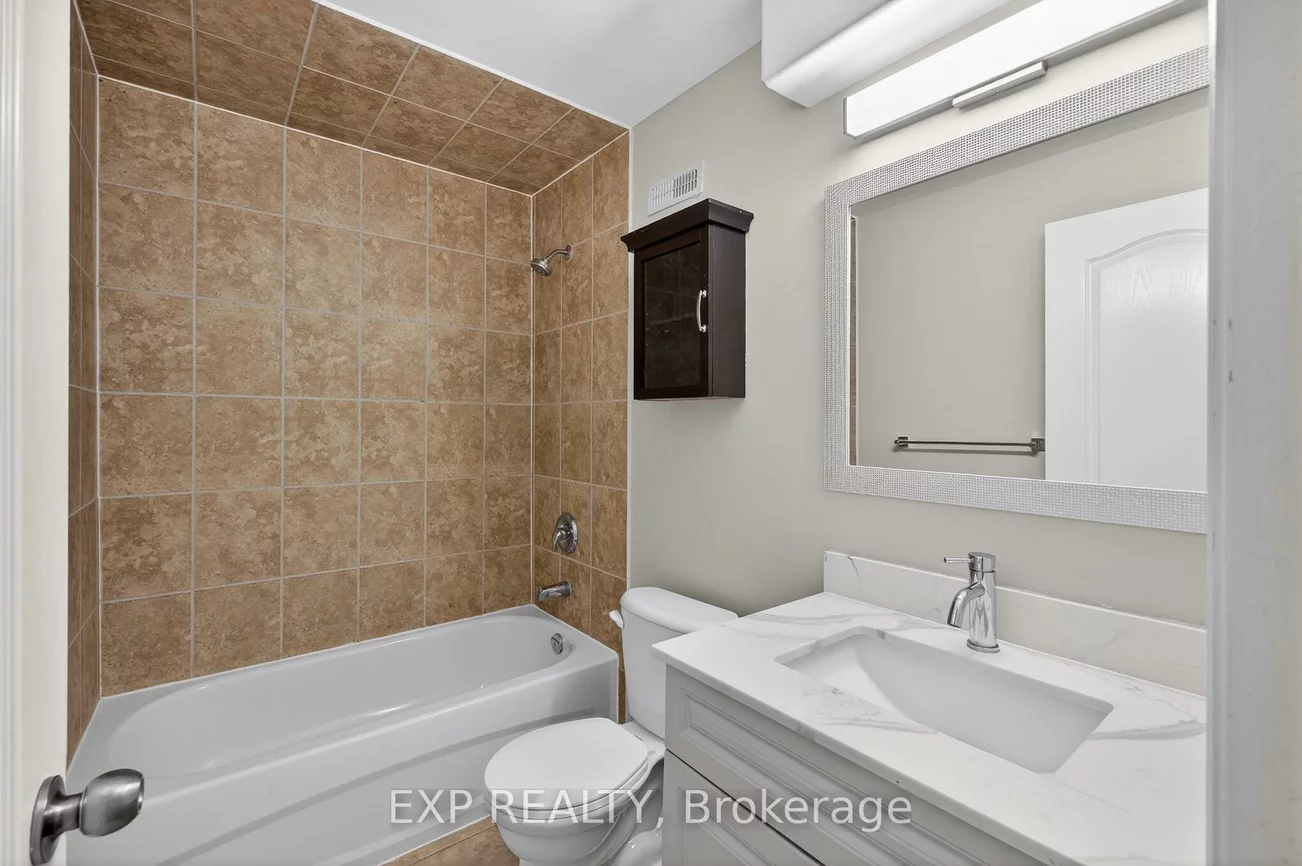 15, Lynn, Bradford, Bradford West Gwillimbury