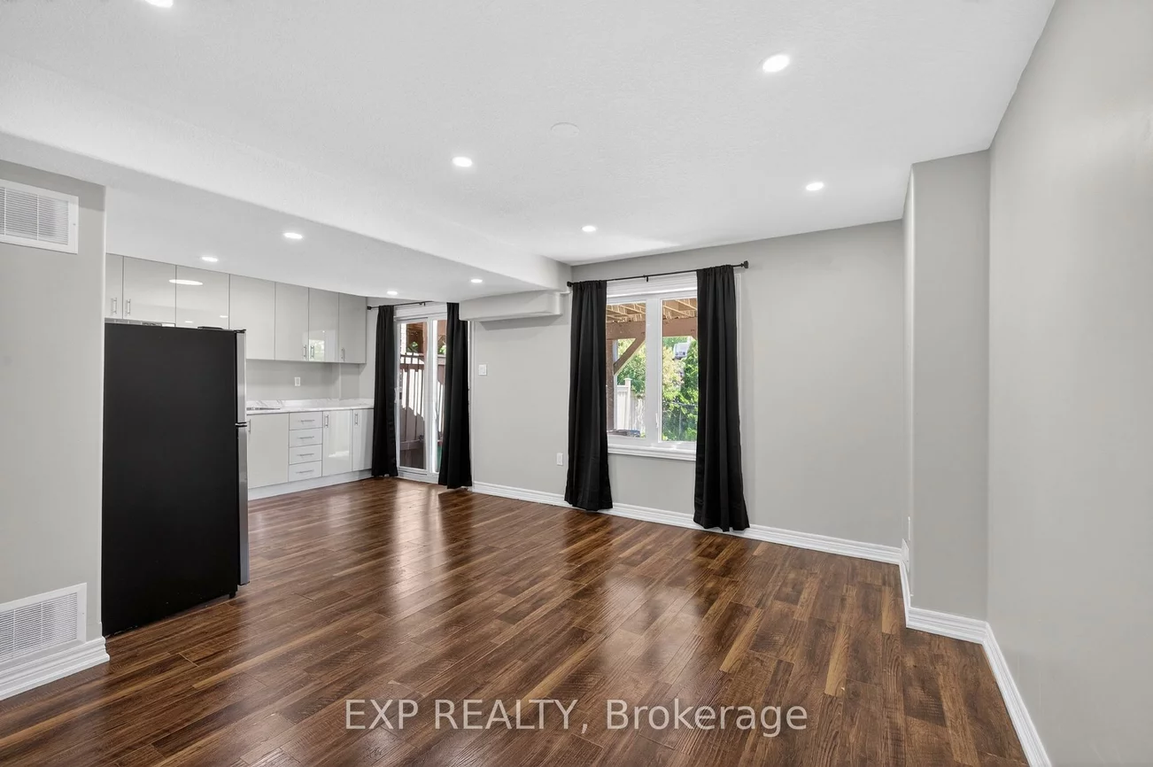 15, Lynn, Bradford, Bradford West Gwillimbury