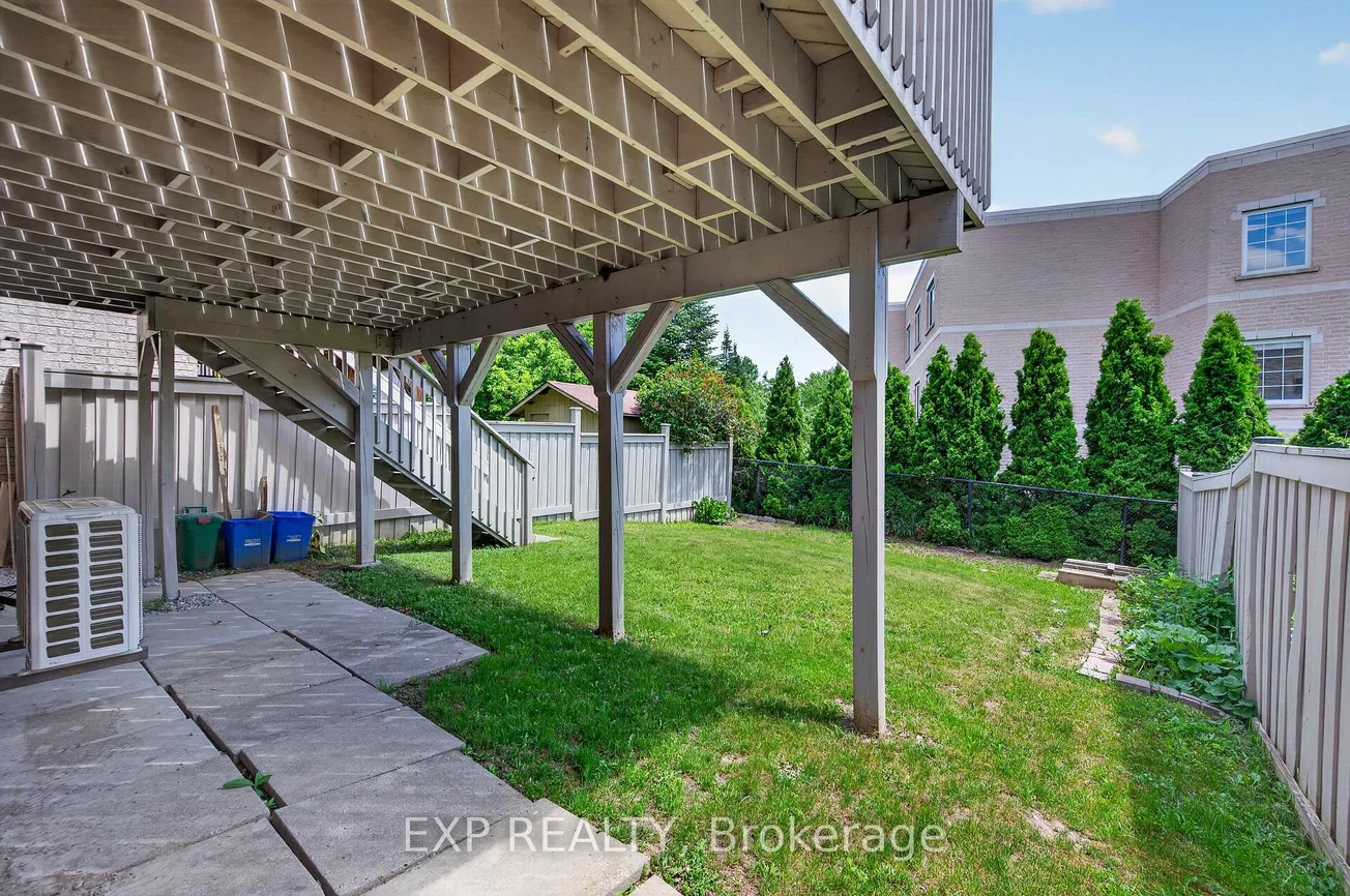 15, Lynn, Bradford, Bradford West Gwillimbury