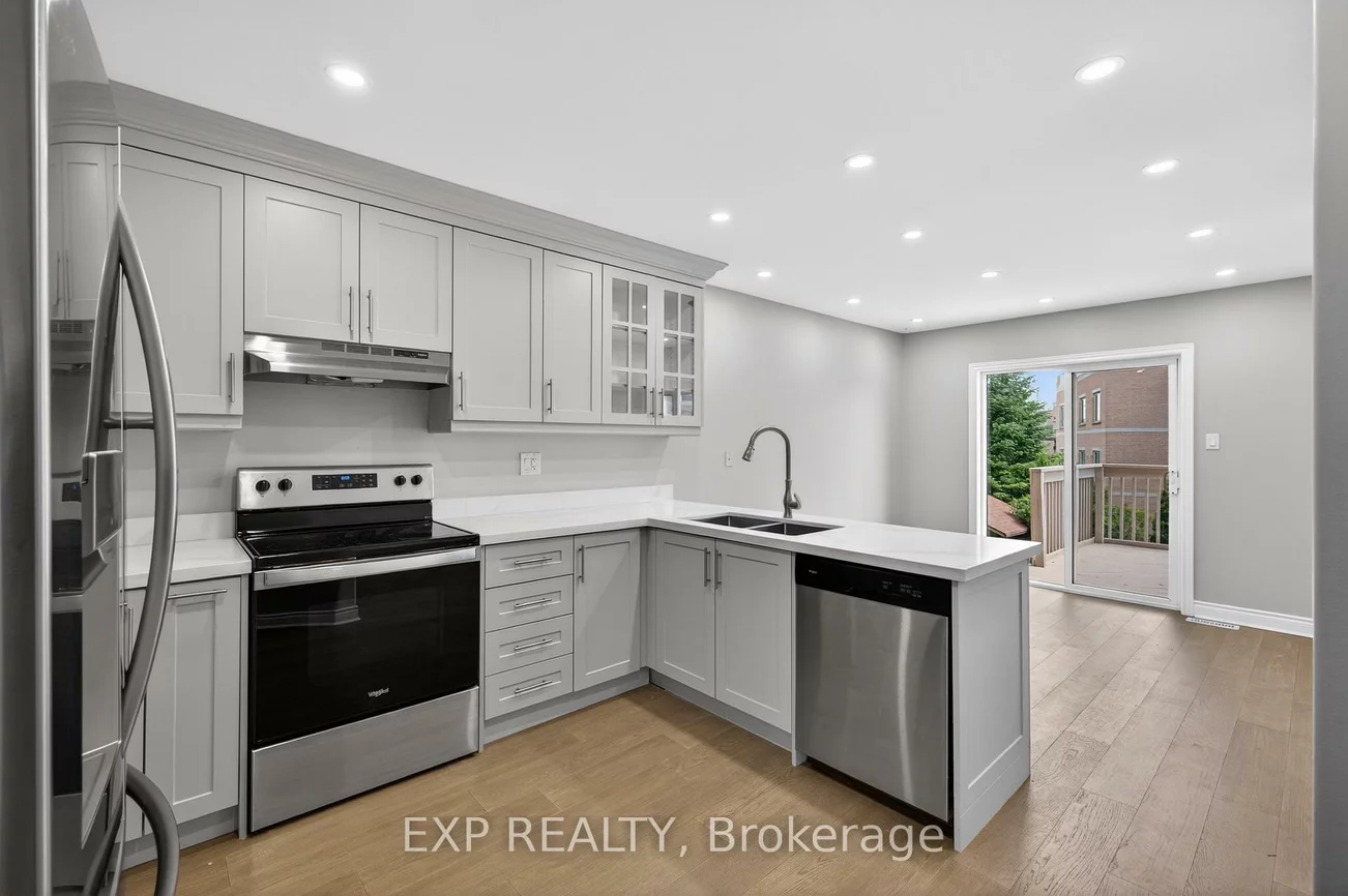 15, Lynn, Bradford, Bradford West Gwillimbury
