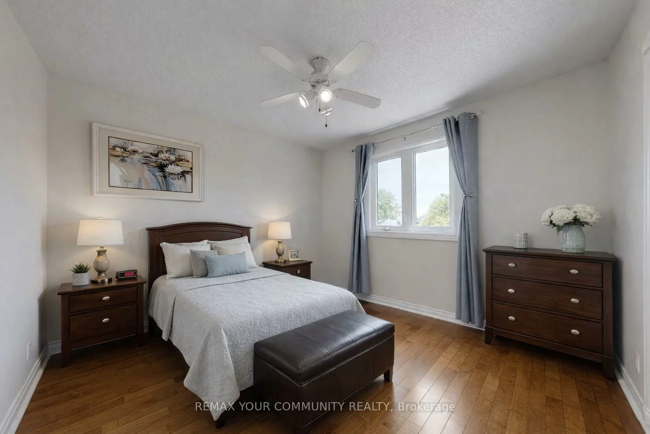 22, Hulst, Bradford, Bradford West Gwillimbury
