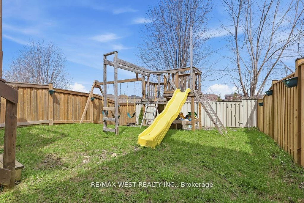296, Miller Park, Bradford, Bradford West Gwillimbury