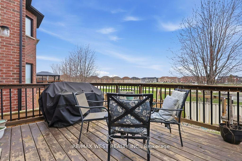 296, Miller Park, Bradford, Bradford West Gwillimbury