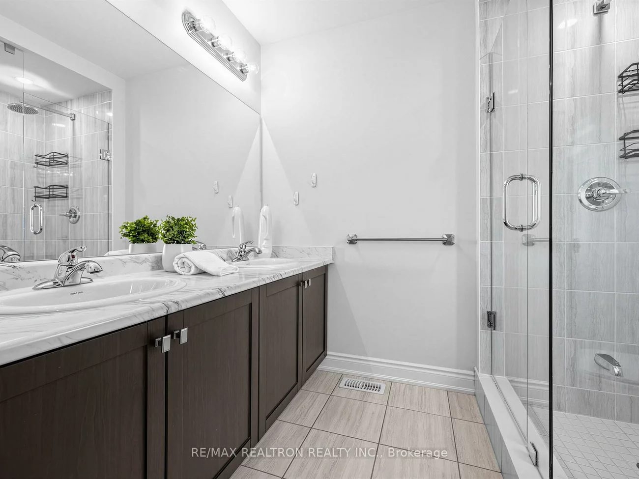 202, Sutherland, Bradford, Bradford West Gwillimbury