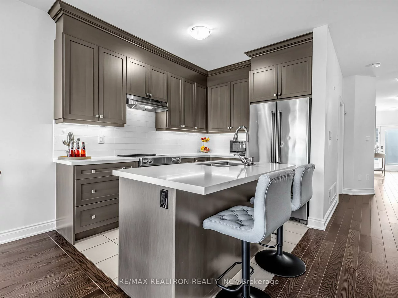 202, Sutherland, Bradford, Bradford West Gwillimbury