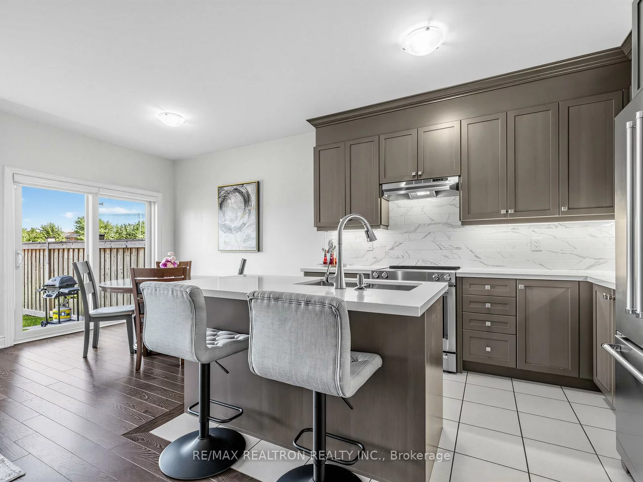 202, Sutherland, Bradford, Bradford West Gwillimbury