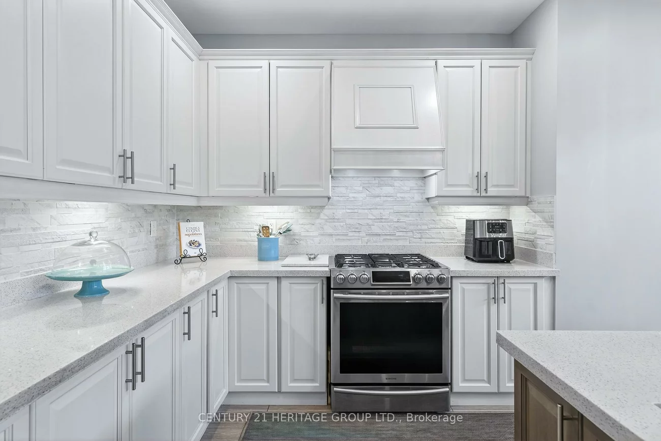 90, Gibson, Bradford, Bradford West Gwillimbury