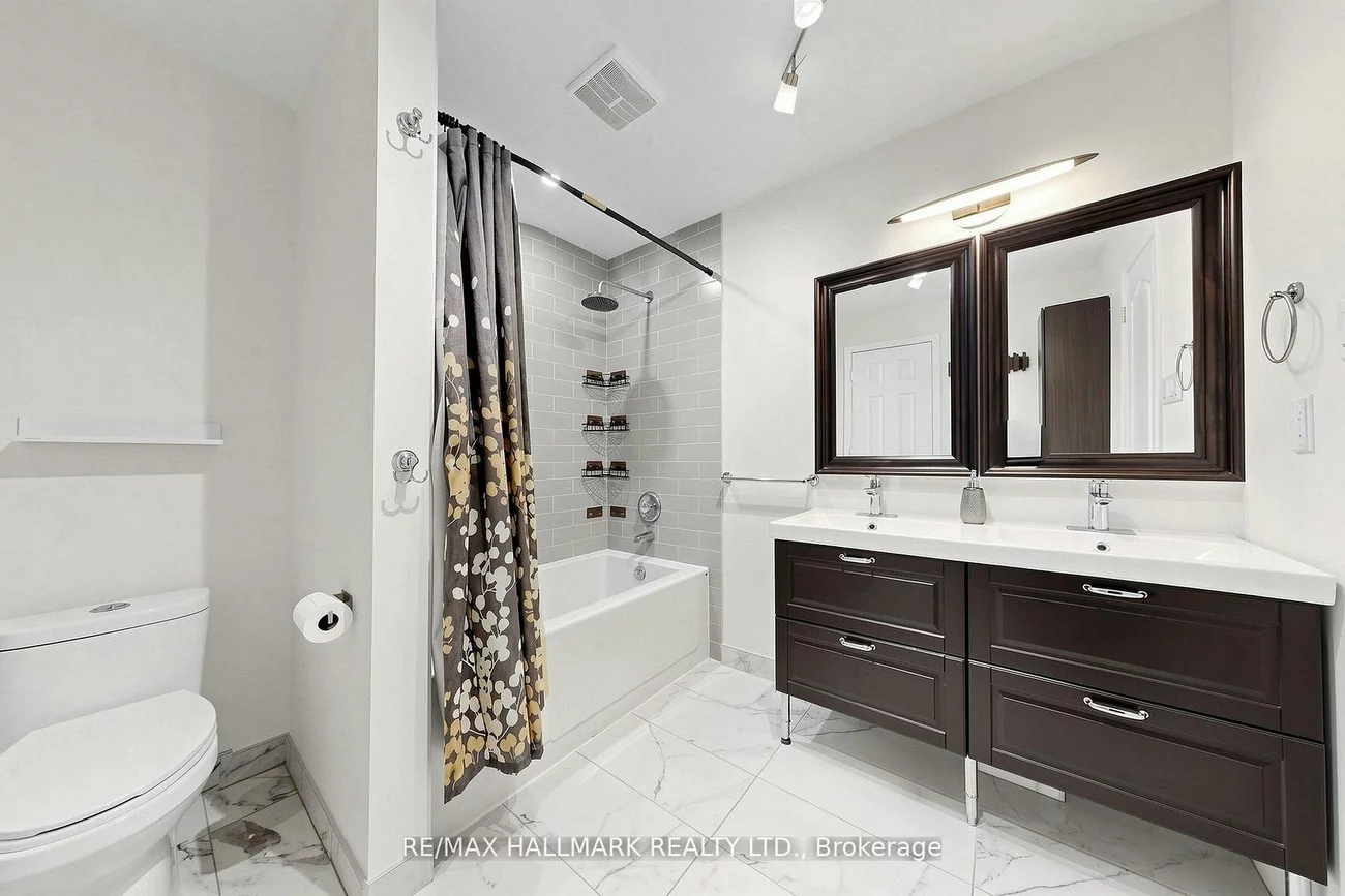 23, Natale, Bradford, Bradford West Gwillimbury