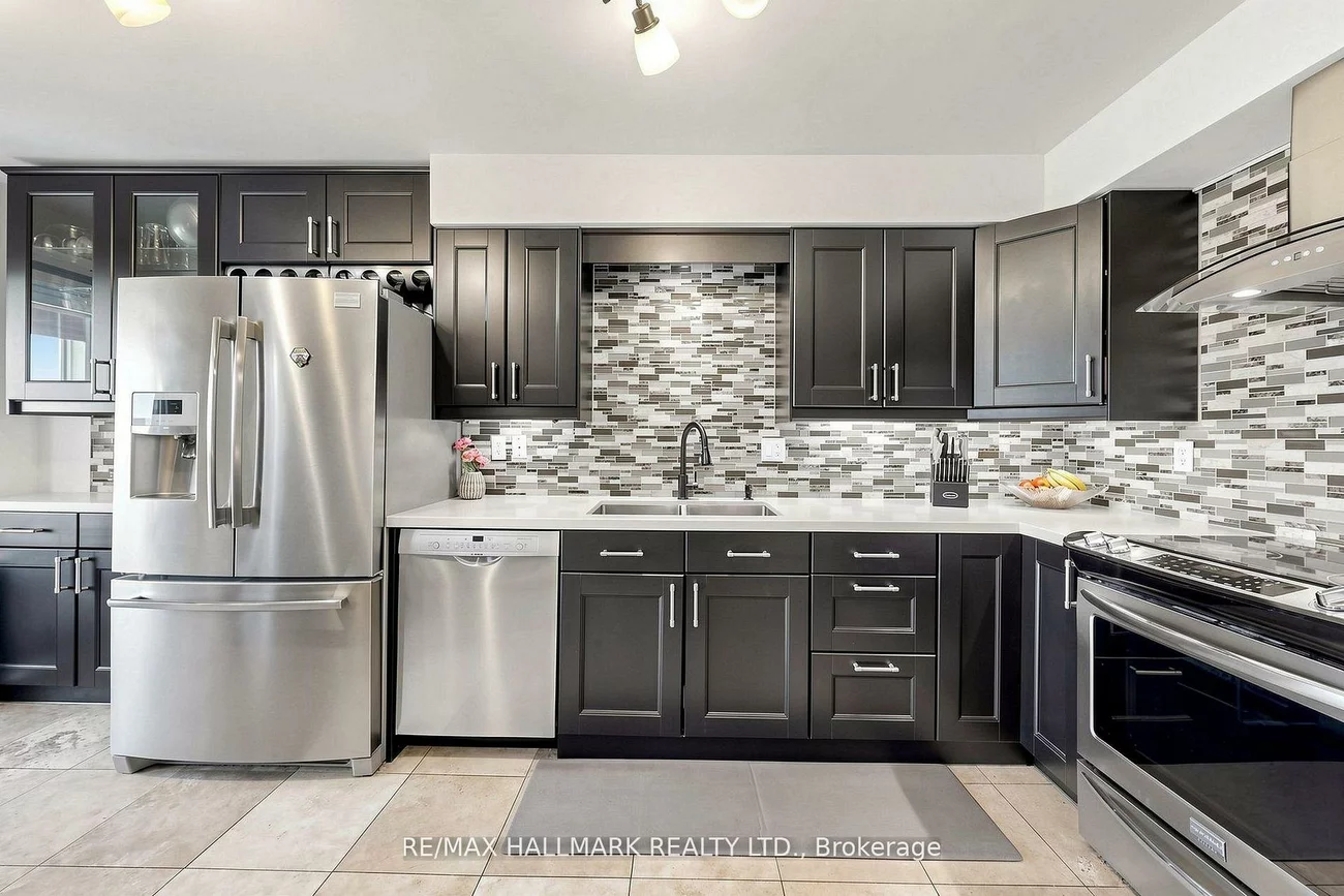 23, Natale, Bradford, Bradford West Gwillimbury