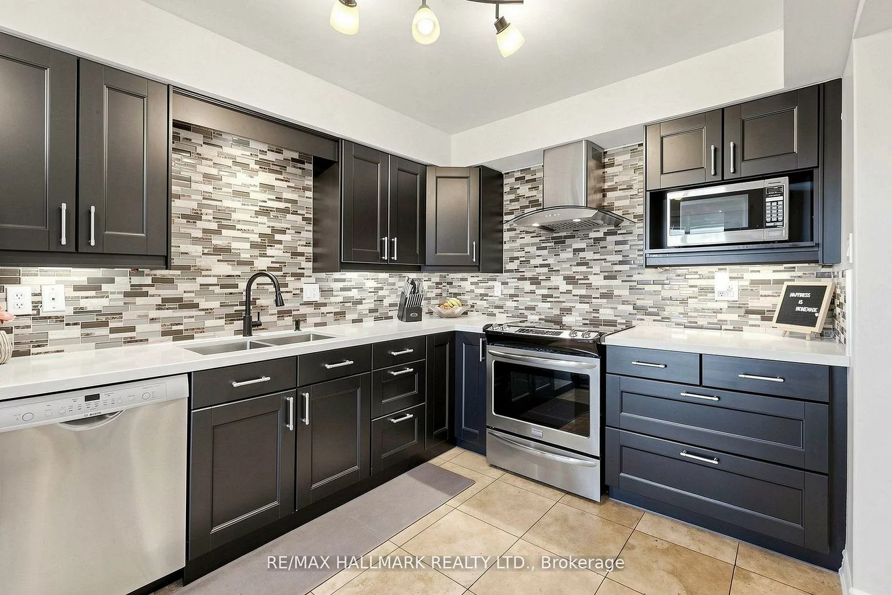 23, Natale, Bradford, Bradford West Gwillimbury