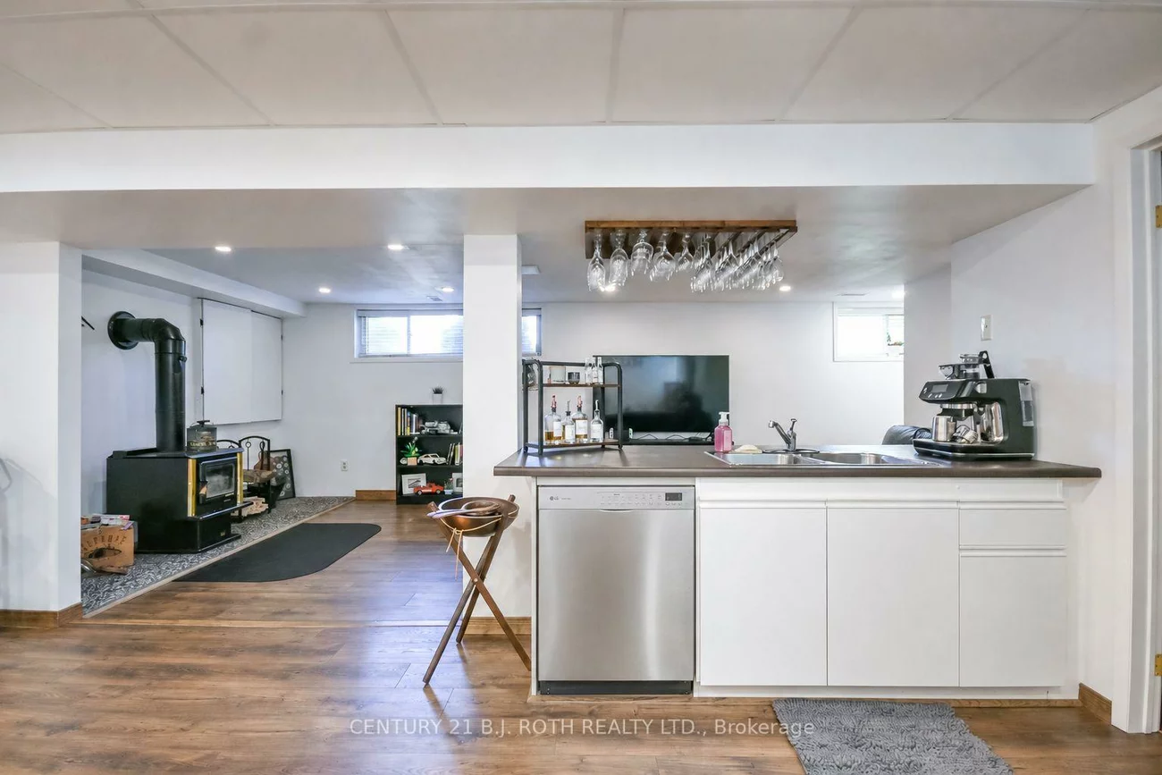 671, Simcoe, Bradford, Bradford West Gwillimbury