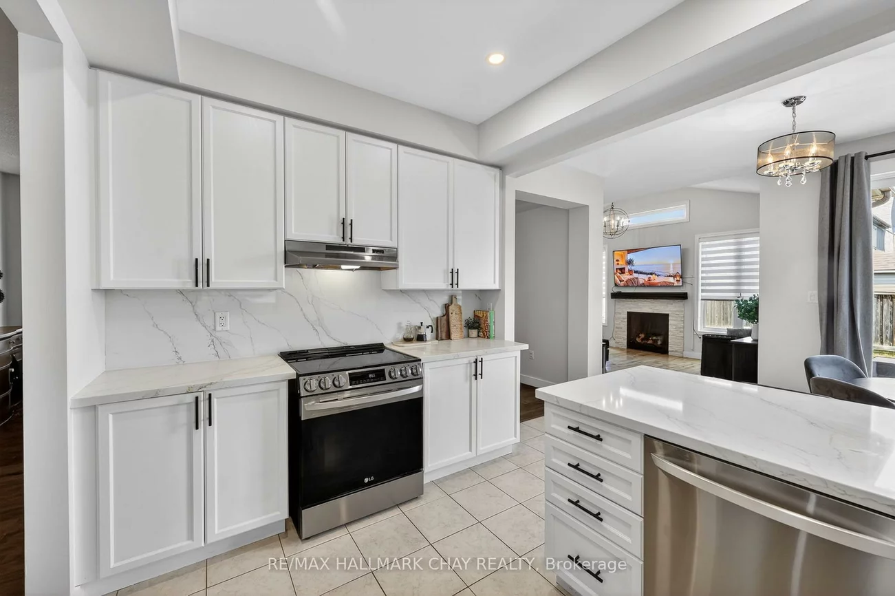 18, Corwin, Bradford, Bradford West Gwillimbury