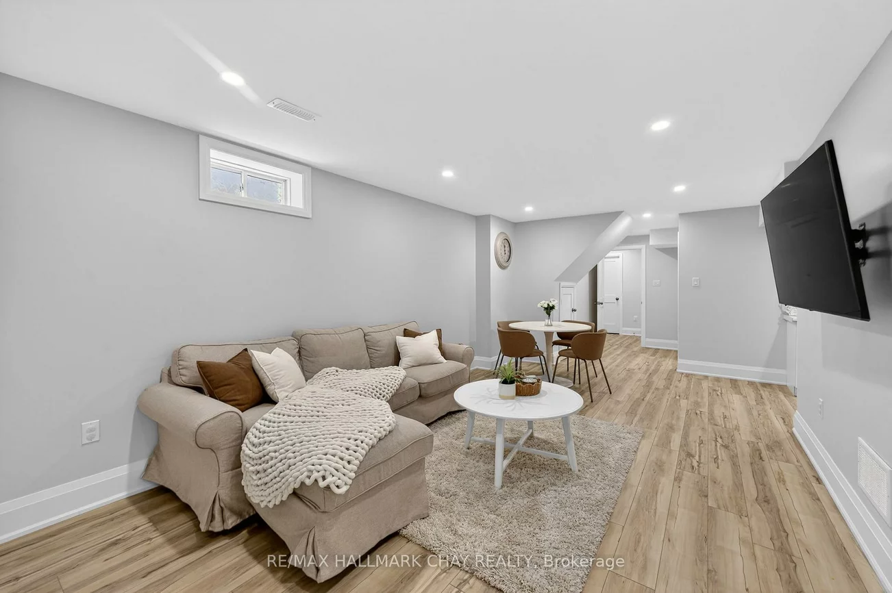 18, Corwin, Bradford, Bradford West Gwillimbury