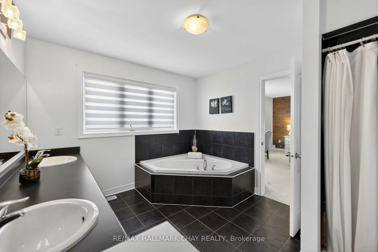 18, Corwin, Bradford, Bradford West Gwillimbury