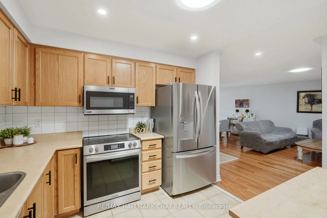 29, Natale, Bradford, Bradford West Gwillimbury
