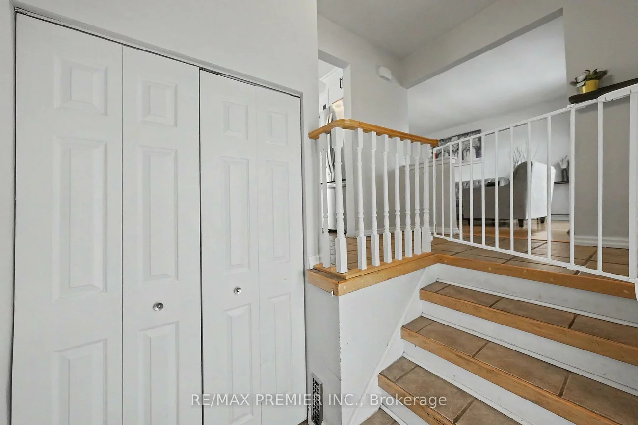 249, Britannia, Bradford, Bradford West Gwillimbury